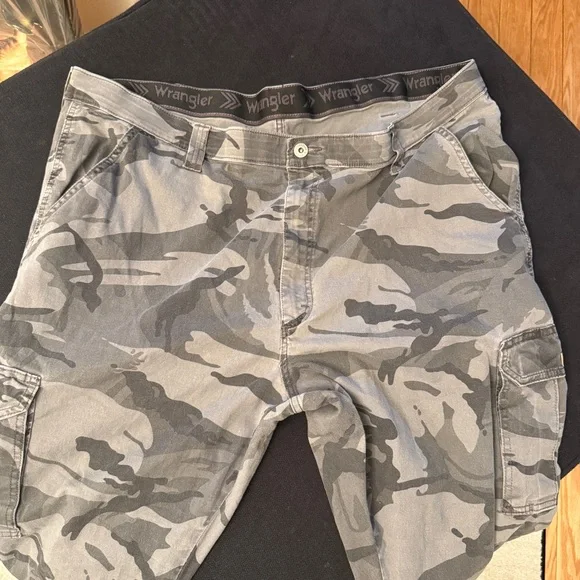 Wrangler Men's Gray Camo Cargo Pants - Urban Camo - Picture 2 of 6